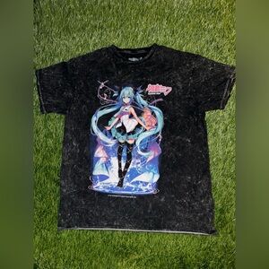 X HATSUNE MIKU ACID WASH GRAPHIC TEE
Pre-owned Adult Medium T-Shirt